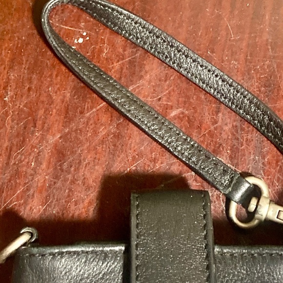 GENUINE LEATHER WRISTLET ILI NEW YORK TORONTO BLACK EUC - Picture 4 of 13